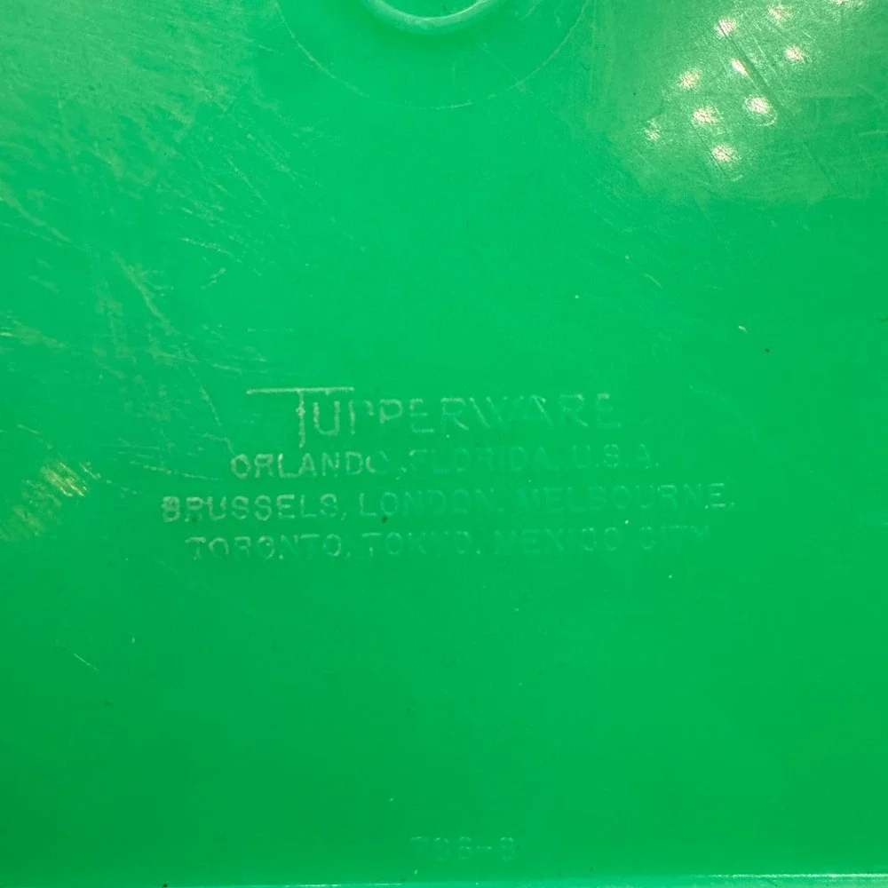 Tupperware vintage microwave